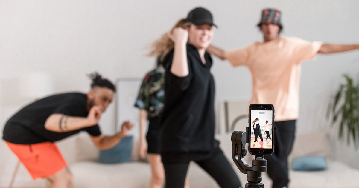 Comment TikTok Tiktok dùng cho shop online KOL fanpage